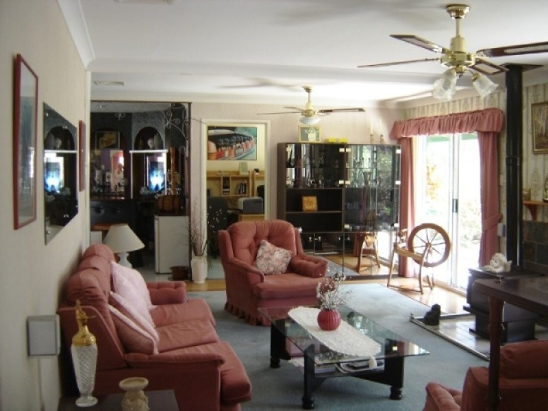 251 Carbeen Crescent, Nanango QLD 4615