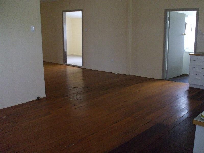 10 Corbett Street, Nanango QLD 4615