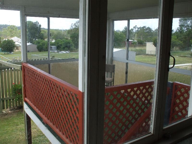 10 Corbett Street, Nanango QLD 4615