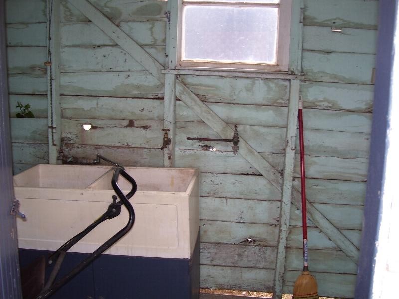 10 Corbett Street, Nanango QLD 4615