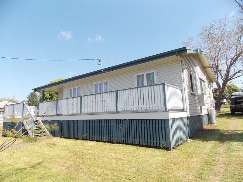 25 Margaret Street, Yarraman QLD 4614