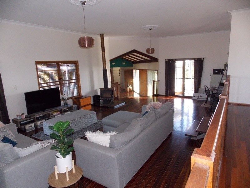 62 Muir Drive, Nanango QLD 4615