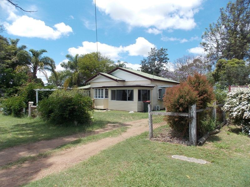 35 Alfred Street, Nanango QLD 4615