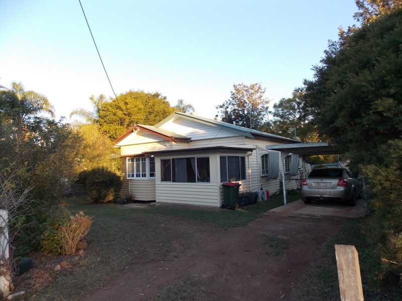 35 Alfred Street, Nanango QLD 4615