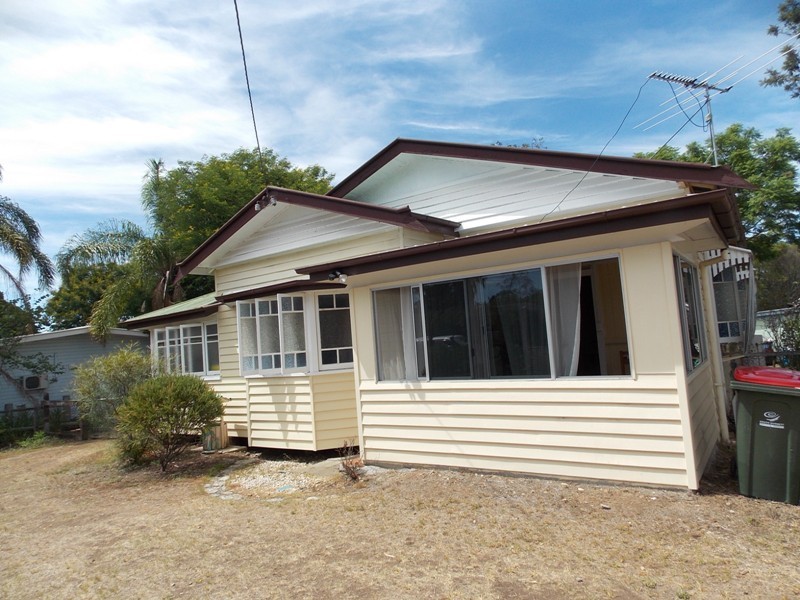 35 Alfred Street, Nanango QLD 4615
