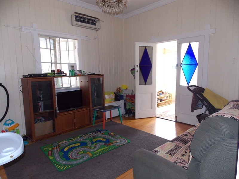 35 Alfred Street, Nanango QLD 4615