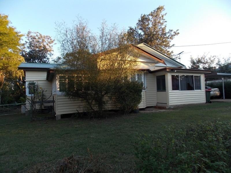 35 Alfred Street, Nanango QLD 4615