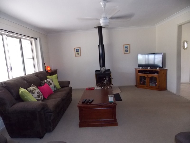 181 Carbeen Crescent, Nanango QLD 4615