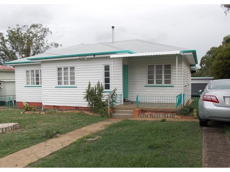9 ALFRED STREET, Nanango QLD 4615