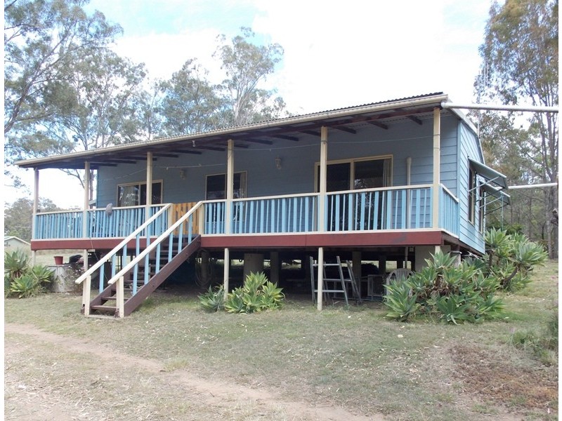 15 Carbeen Crescent, Nanango QLD 4615