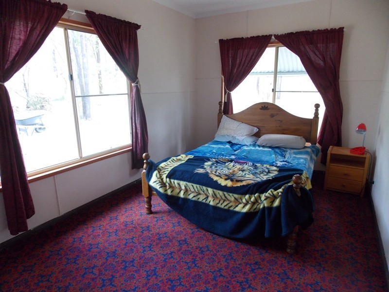 15 Carbeen Crescent, Nanango QLD 4615