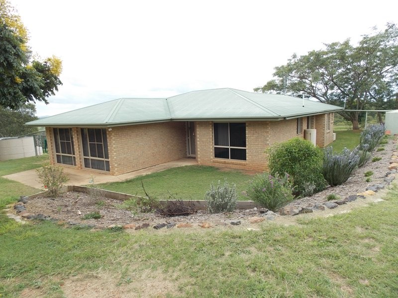 34 Nth Kerton Rd, Nanango QLD 4615