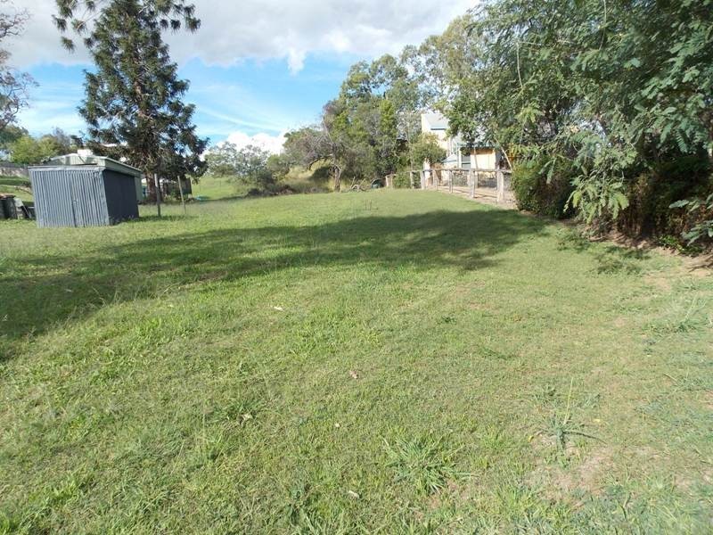 18 Hospital Terrace, Nanango QLD 4615