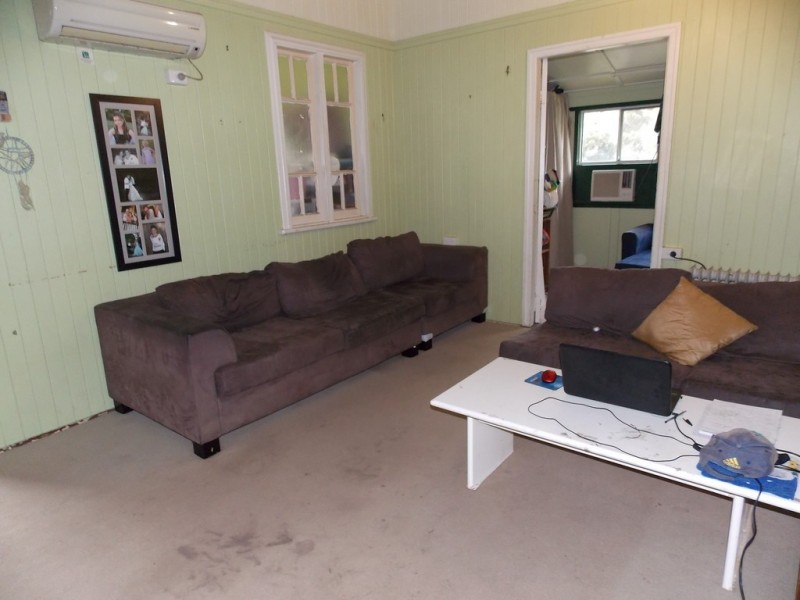 59 Gipps Street, Nanango QLD 4615