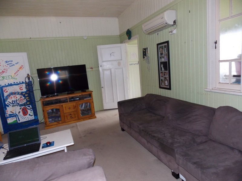 59 Gipps Street, Nanango QLD 4615