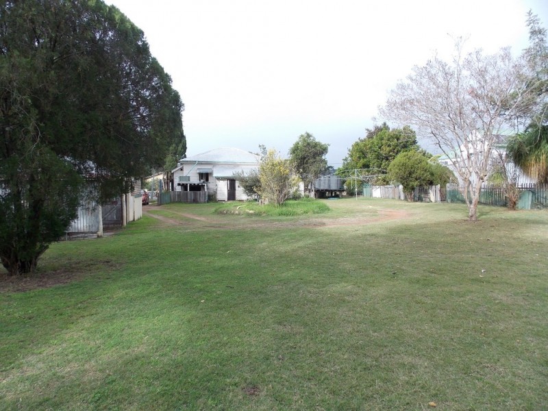 59 Gipps Street, Nanango QLD 4615