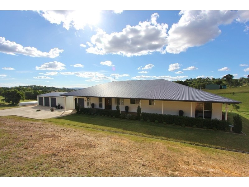 4 South Kerton Road, Nanango QLD 4615