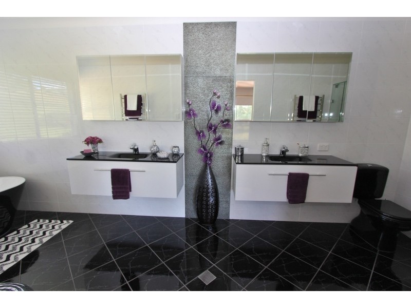 4 South Kerton Road, Nanango QLD 4615