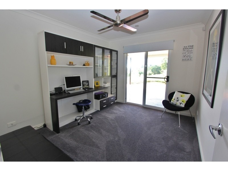 4 South Kerton Road, Nanango QLD 4615