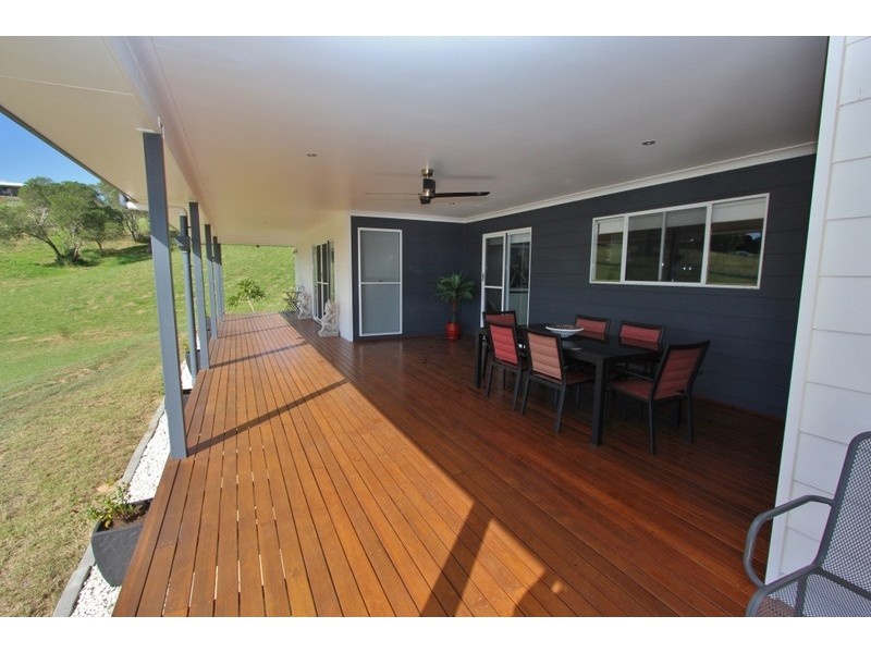 4 South Kerton Road, Nanango QLD 4615