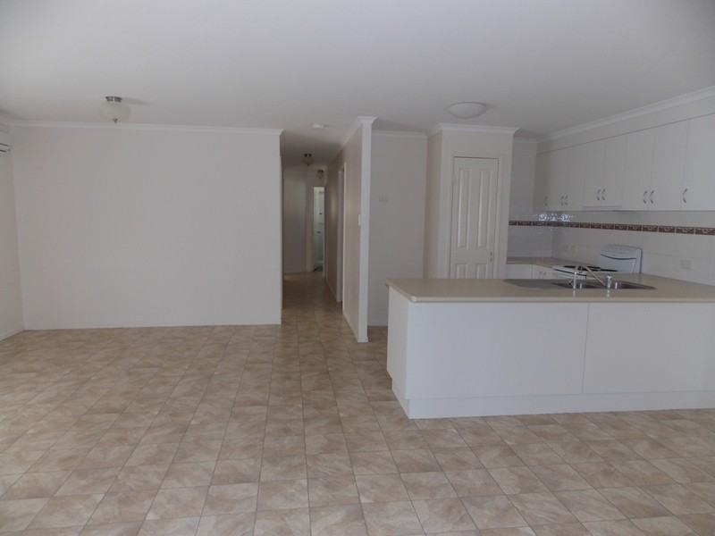 3 DeakinCrescent, Nanango QLD 4615