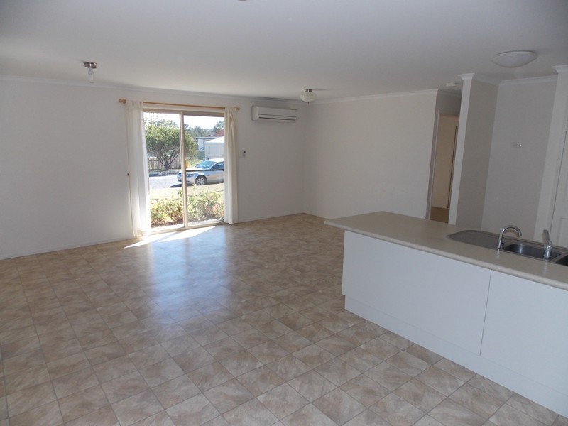 3 DeakinCrescent, Nanango QLD 4615