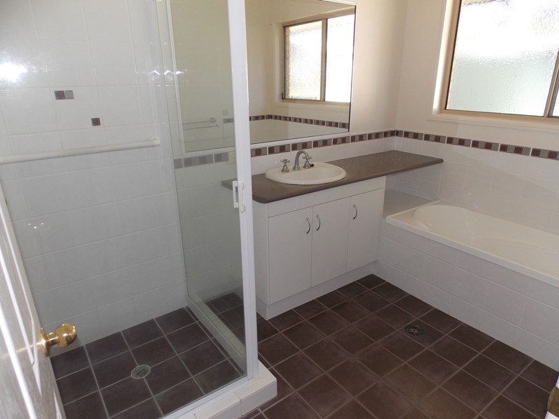 3 DeakinCrescent, Nanango QLD 4615