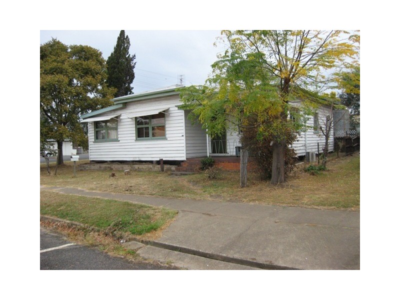 21 Henry Street, Nanango QLD 4615