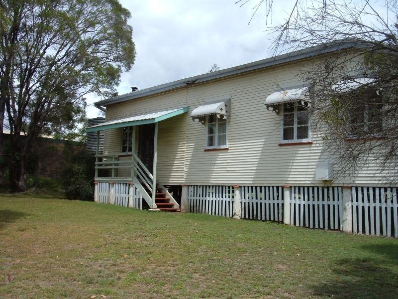 21 Arthur Street West, Nanango QLD 4615