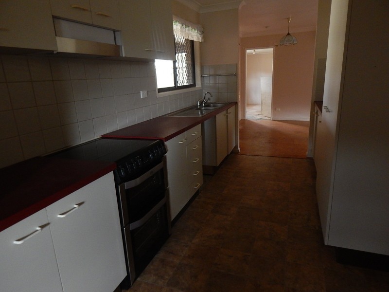 9 Lee Court, Nanango QLD 4615