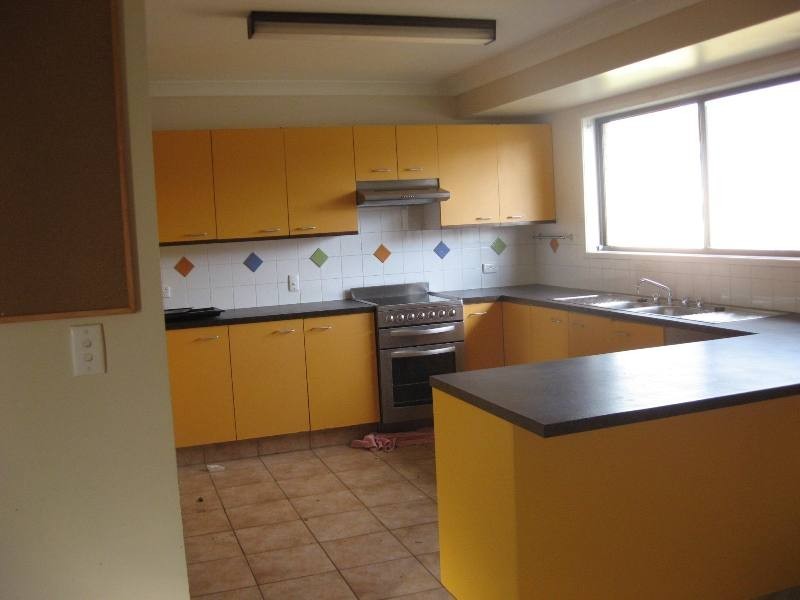 18 Birdie Street, Nanango QLD 4615