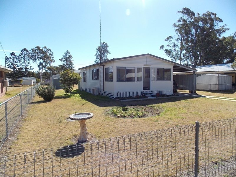 25 Brisbane Street, Nanango QLD 4615