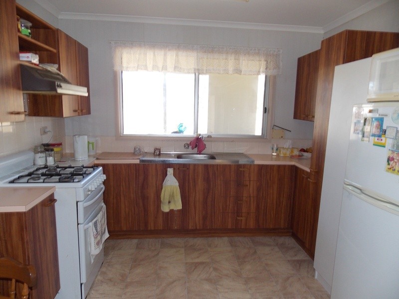 25 Brisbane Street, Nanango QLD 4615