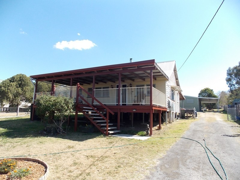 7 Gipps Street, Nanango QLD 4615