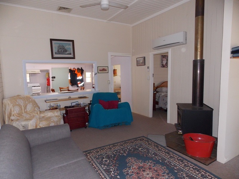 7 Gipps Street, Nanango QLD 4615