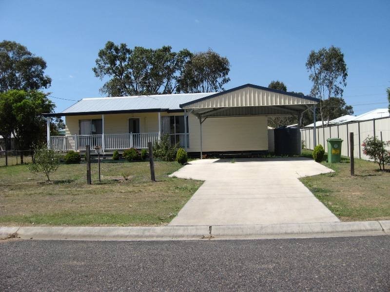 40 Bunker Avenue, Nanango QLD 4615