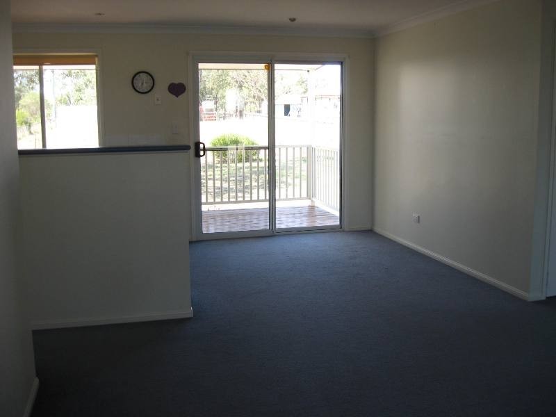40 Bunker Avenue, Nanango QLD 4615