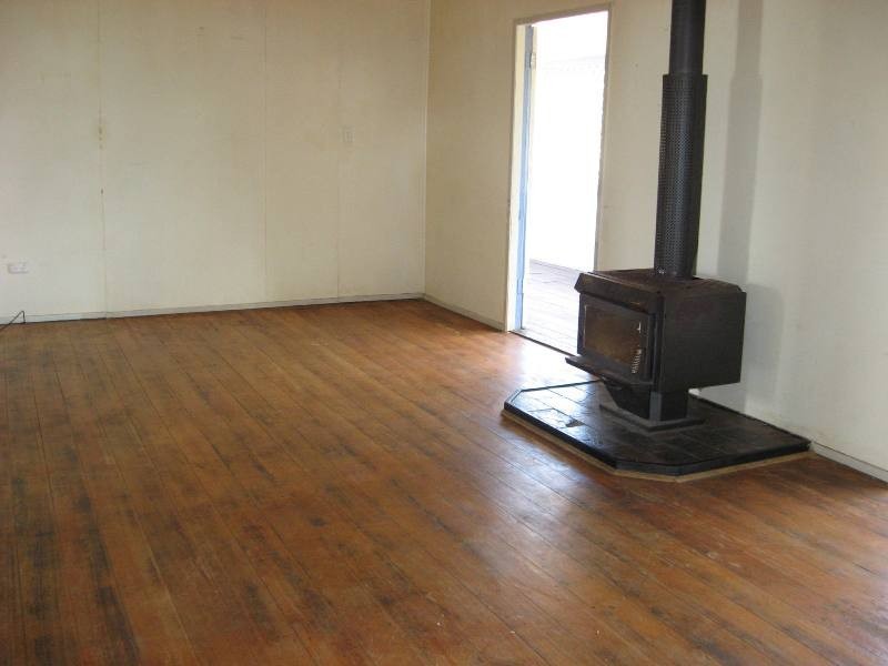 26 Gipps Street, Nanango QLD 4615