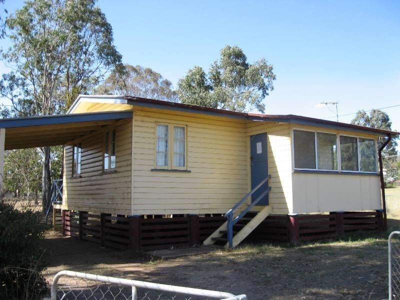 22 Church Street, Nanango QLD 4615