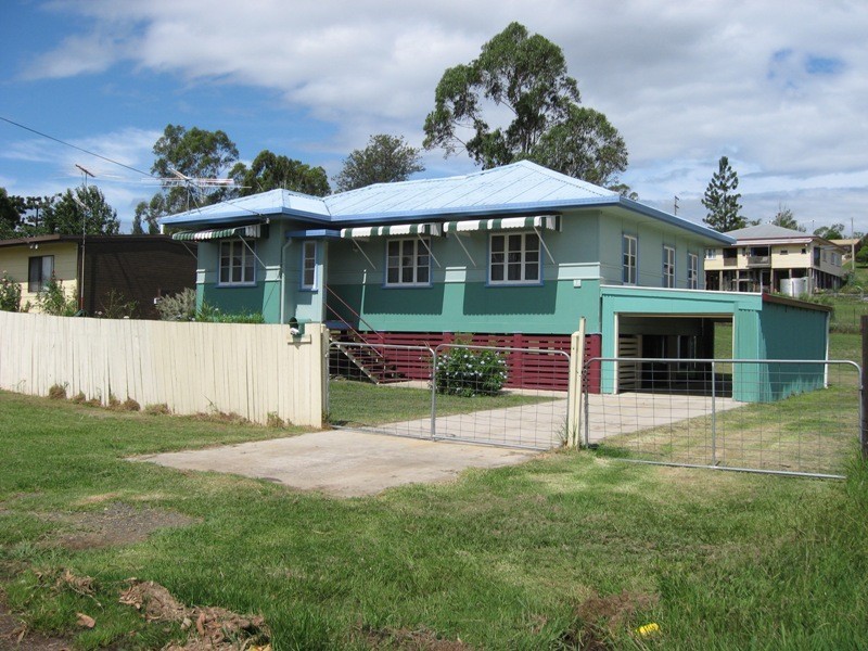 88 Burnett Street, Nanango QLD 4615