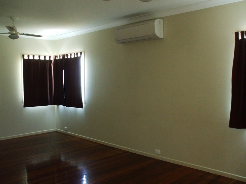 87 Chester Street, Nanango QLD 4615