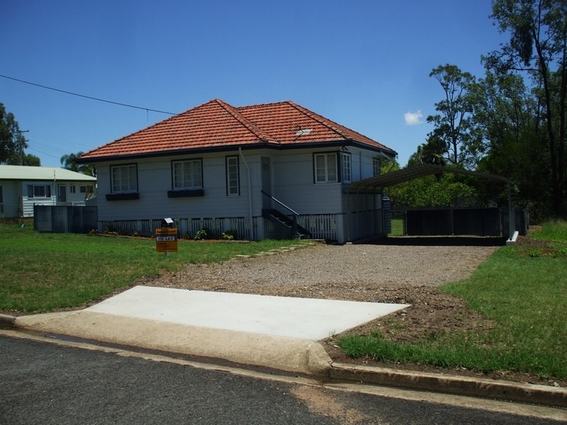 87 Chester Street, Nanango QLD 4615