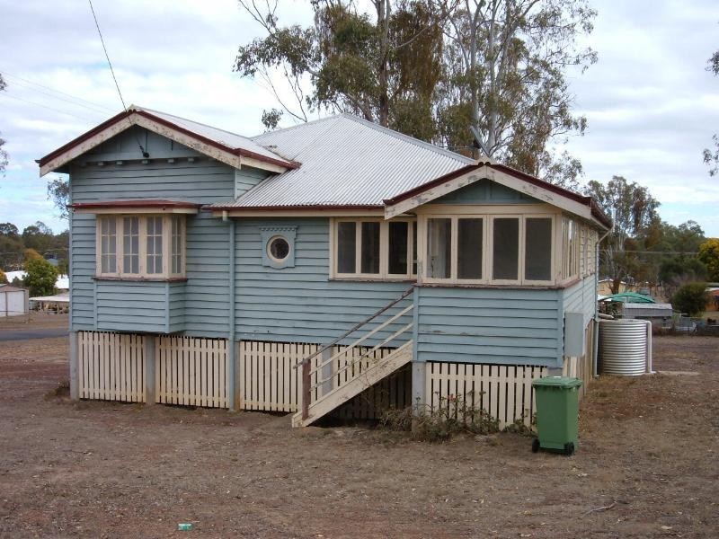 1 Hunter Street, Nanango QLD 4615