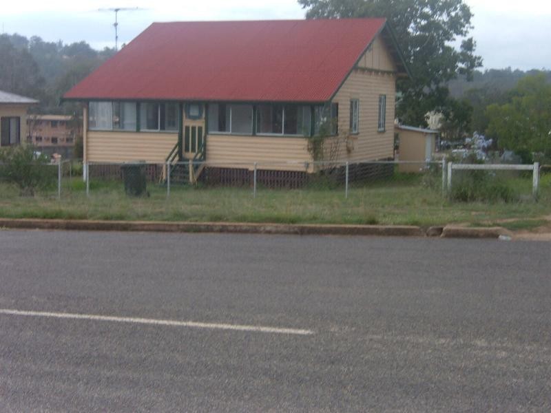 48 Gipps Street, Nanango QLD 4615