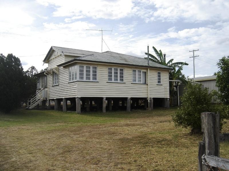 6 Alfred Street, Nanango QLD 4615