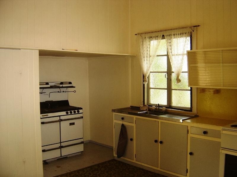 6 Alfred Street, Nanango QLD 4615