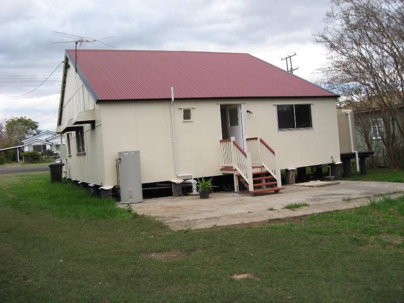 44 Chester Street, Nanango QLD 4615