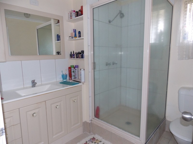 24 Bunker Avenue, Nanango QLD 4615