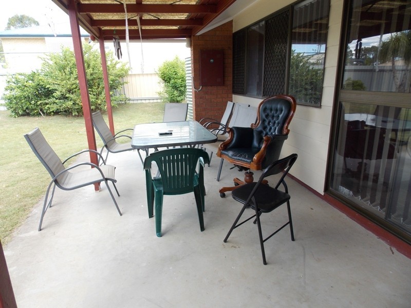 24 Bunker Avenue, Nanango QLD 4615