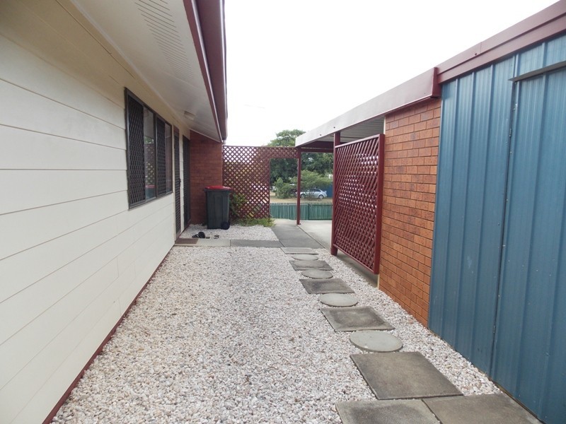 24 Bunker Avenue, Nanango QLD 4615